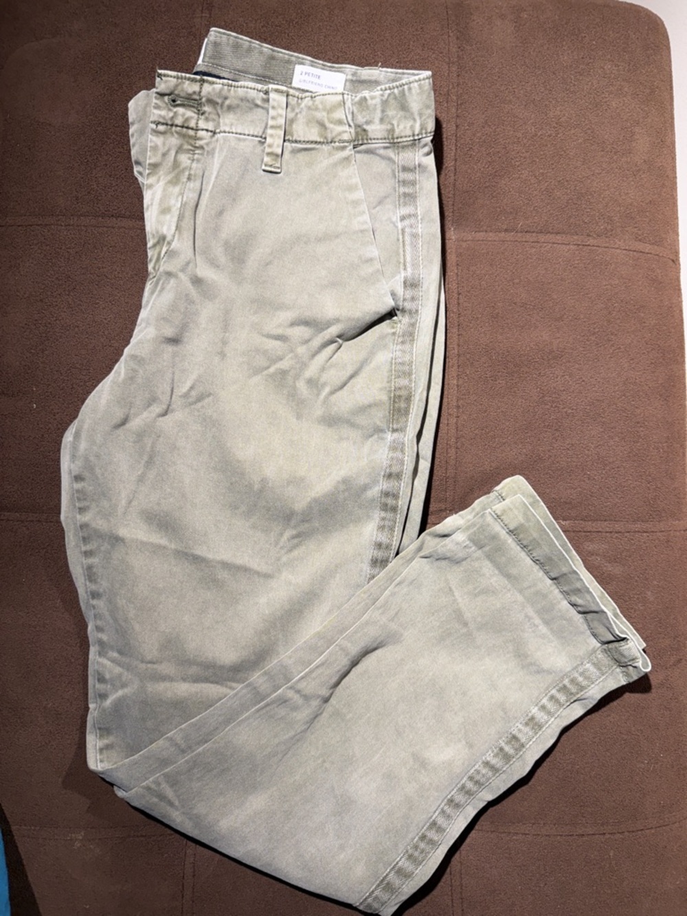 GAP Cropped Womens Pants in Olive Green